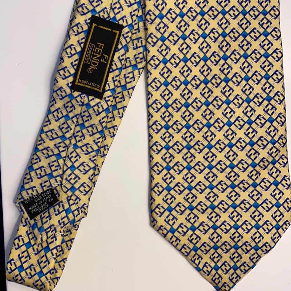 RARE Fendi 🌟 100% Silk 🌟Blue Logo Tie